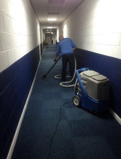 UCScarpetcleanIMG_2680001 (002) Picture of a member of the team cleaning an internal carpet - introducing Ultra Cleaning Service's Carpet cleaning solutions